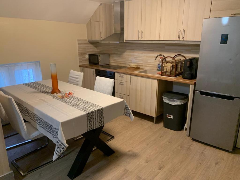 Comme A La Maison Bryssel Exteriör bild