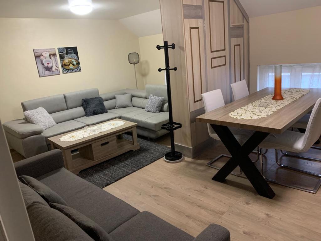 Comme A La Maison Bryssel Exteriör bild